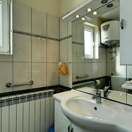 Апартаменты 1 Bedroom Cozy In *