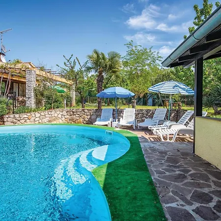 1 Bedroom Cozy In * Пореч