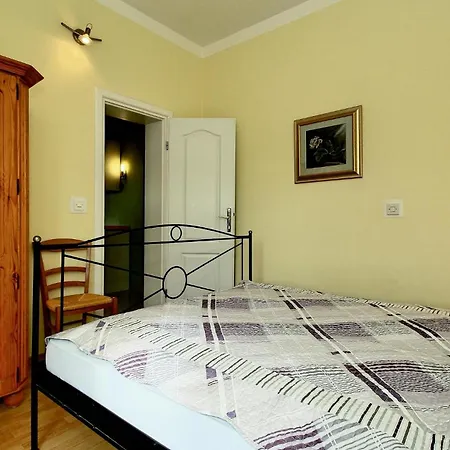 公寓 1 Bedroom Cozy In 波雷奇