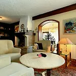 1 Bedroom Cozy In