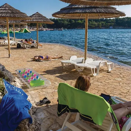 1 Bedroom Cozy In アパート